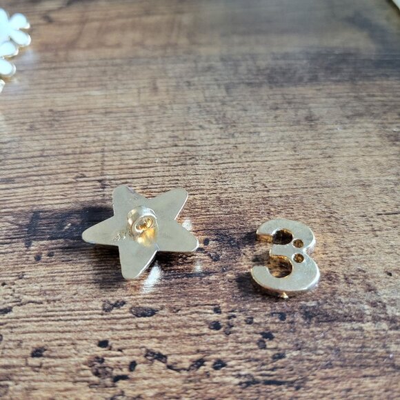 Button Assortment Gold White Mix Plastic Shank and Sew Through Mixed Lot of 50 - Picture 7 of 9